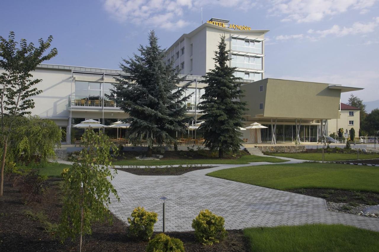 Hotel Janosik Liptovský Mikuláš Dış mekan fotoğraf
