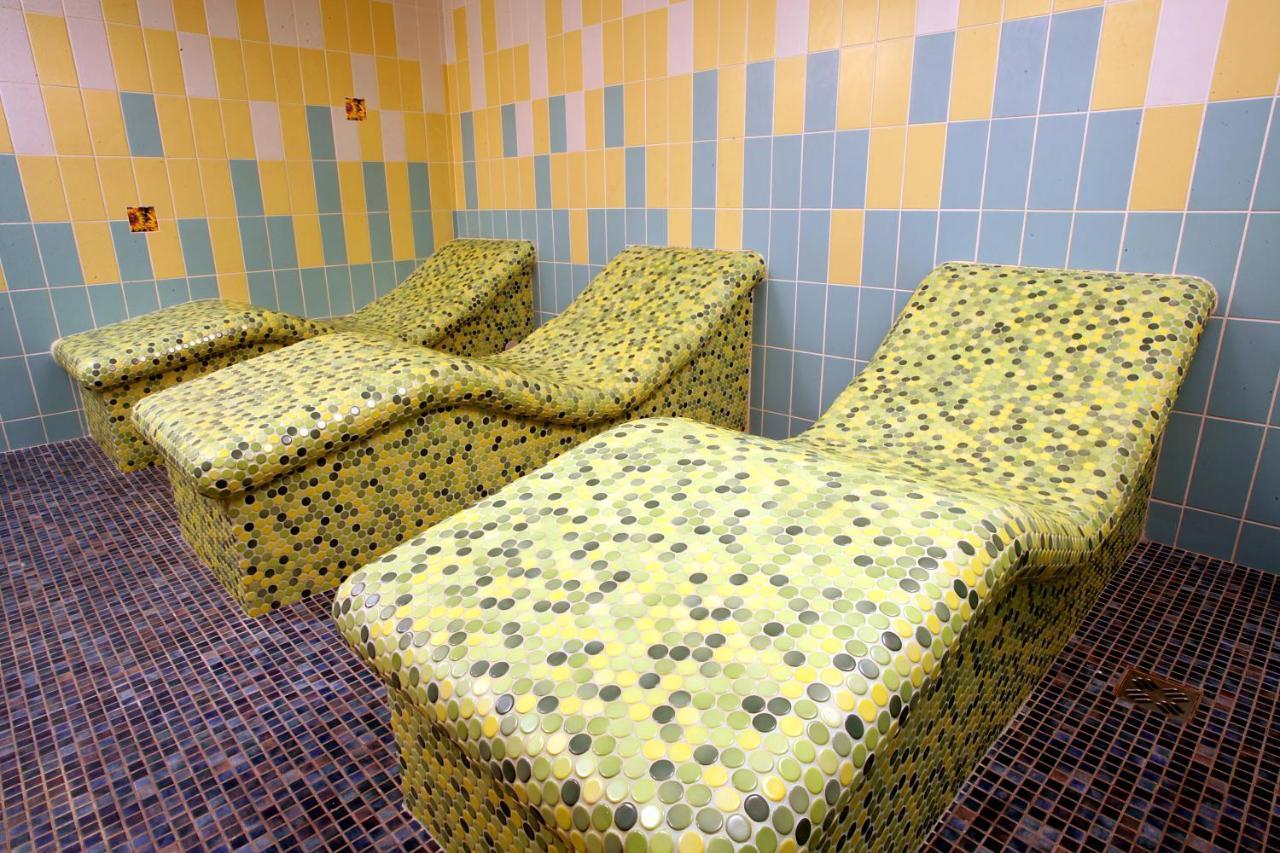 Hotel Janosik Liptovský Mikuláš Dış mekan fotoğraf