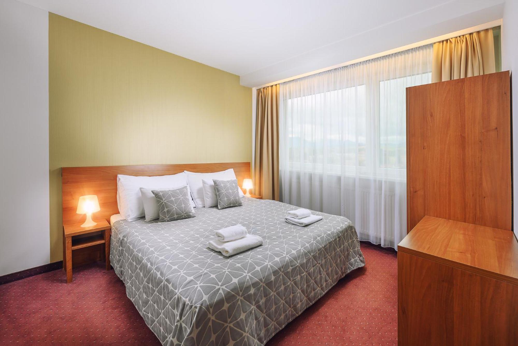 Hotel Janosik Liptovský Mikuláš Dış mekan fotoğraf
