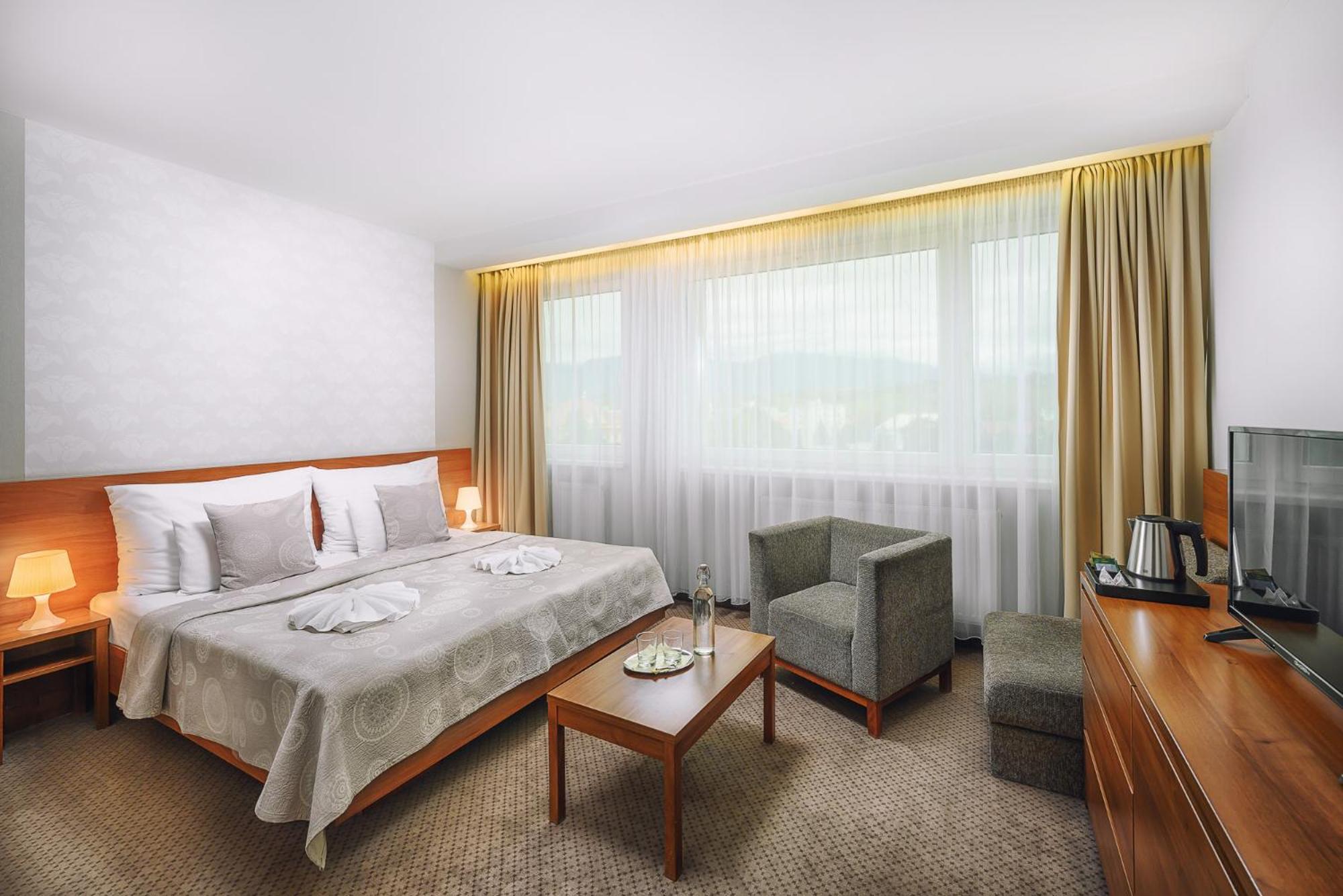 Hotel Janosik Liptovský Mikuláš Dış mekan fotoğraf