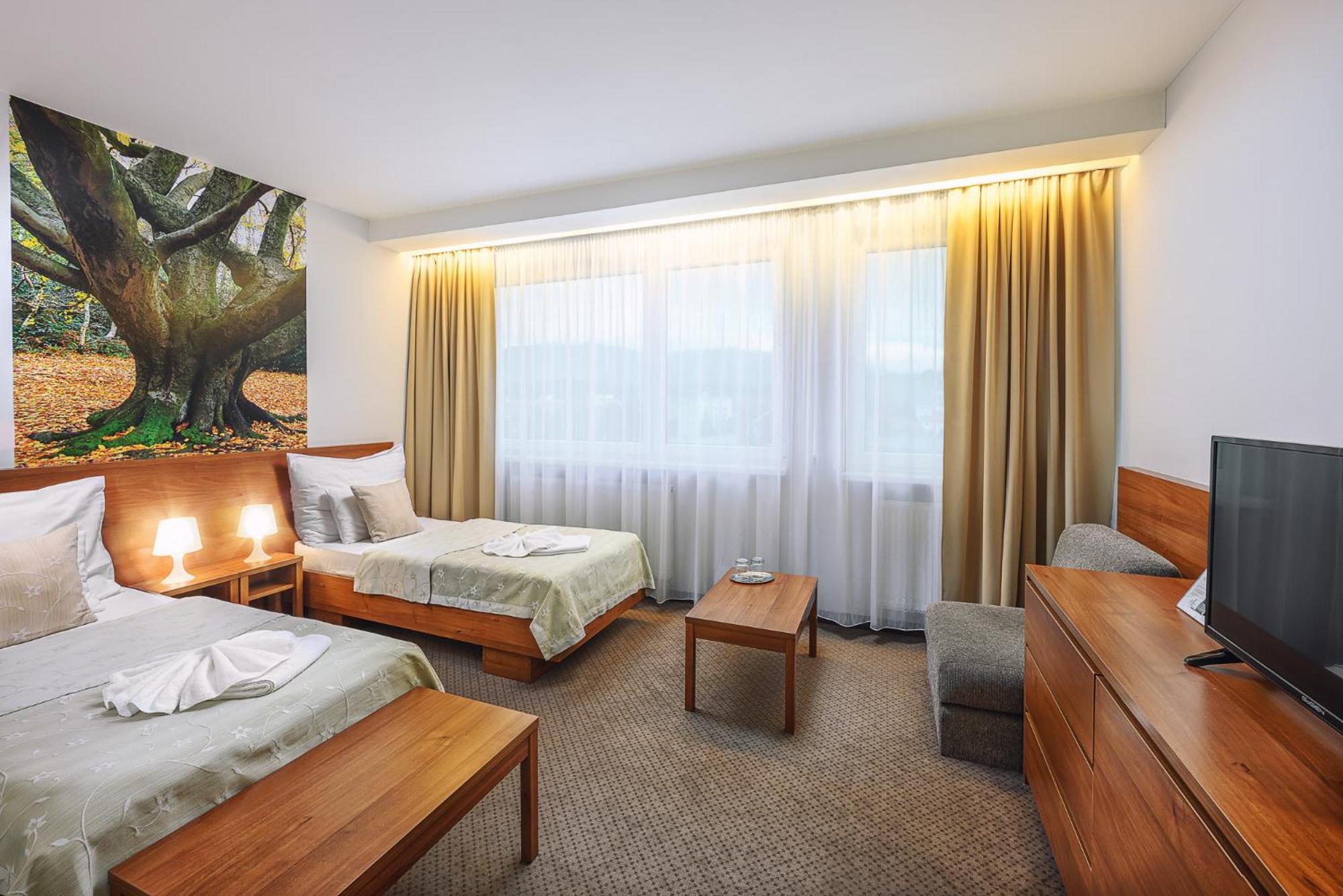 Hotel Janosik Liptovský Mikuláš Dış mekan fotoğraf