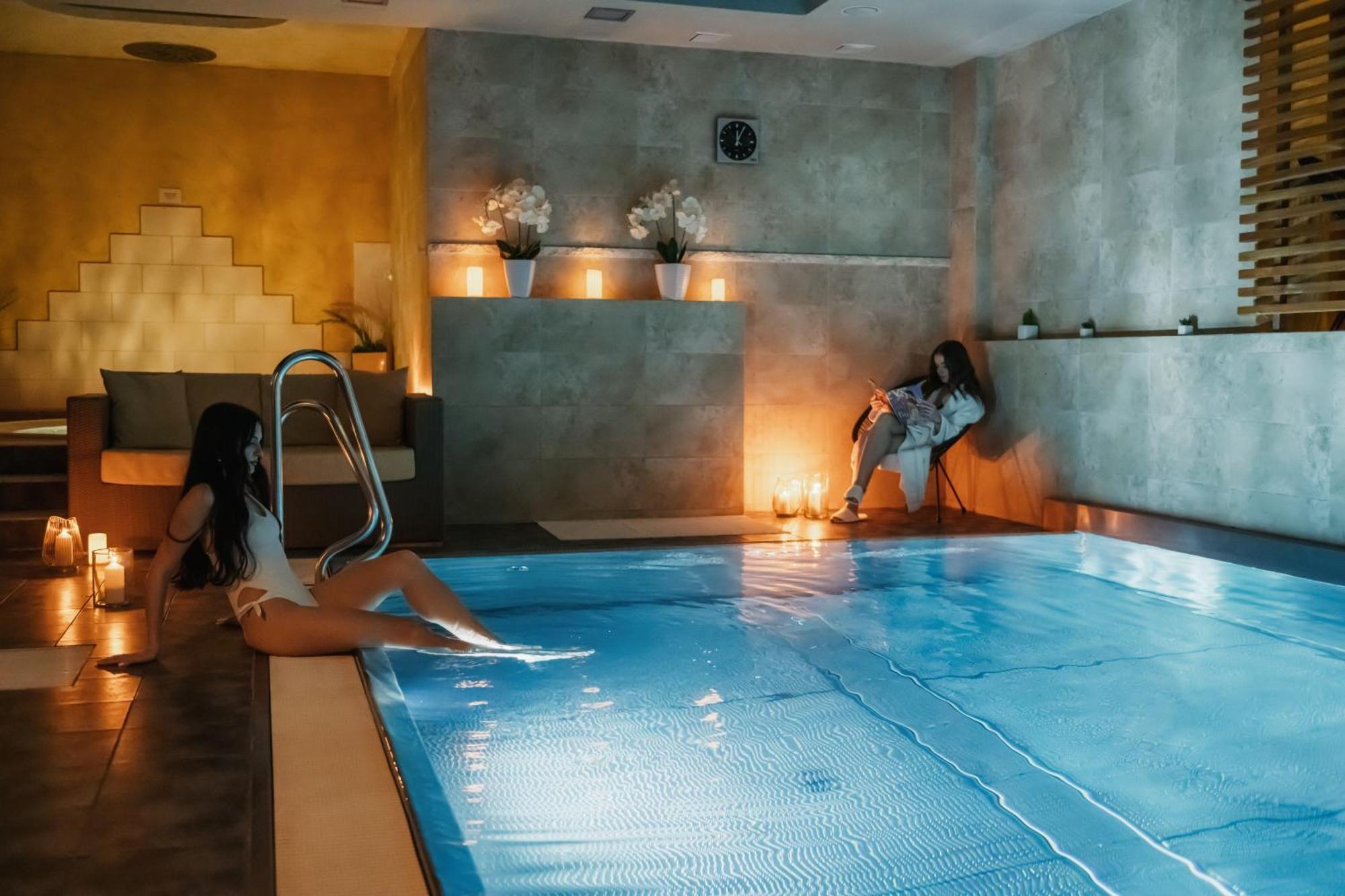 Hotel Janosik Liptovský Mikuláš Dış mekan fotoğraf